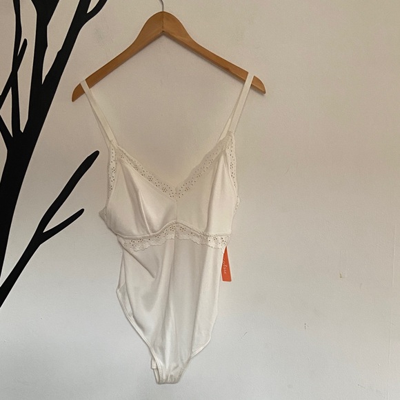 Colsie Tops - NWT Colsie white lace ribbed bodysuit